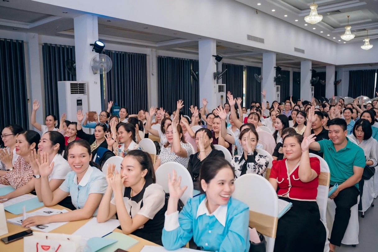 Cán bộ y tế trường học tại cơ sở giáo dục mầm non, tiểu học và trung học cơ sở